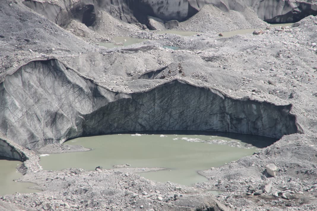 High-Altitude Training Program for Mountain Guides